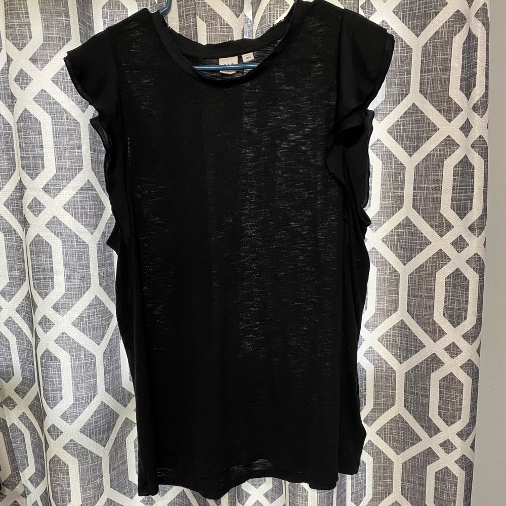 Gap flutter sleeve. Linen blend top